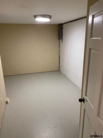 2210 Power Drive, Bellevue, NE 68005