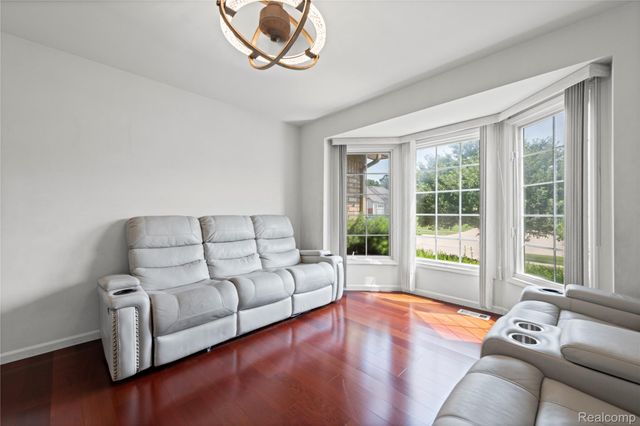 35839 Bella Sera Drive, Sterling Heights, MI 48312