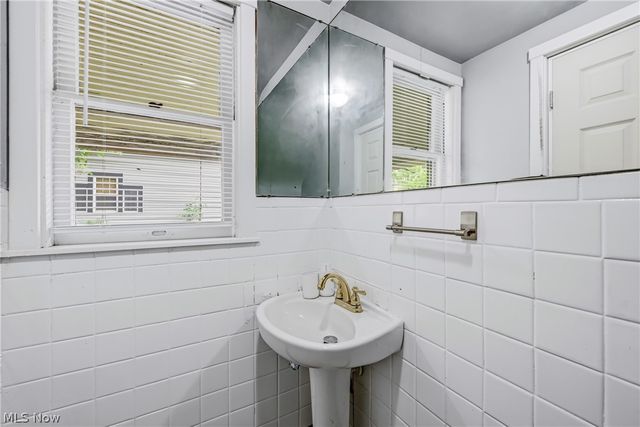 236 N Heights Avenue, Youngstown, OH 44505