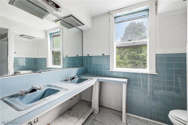 236 N Heights Avenue, Youngstown, OH 44505