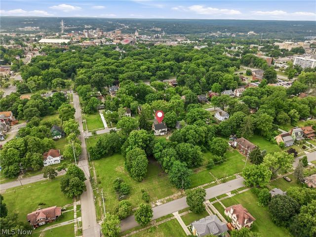 236 N Heights Avenue, Youngstown, OH 44505