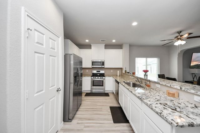 1654 Sequoia Run Drive, Rosharon, TX 77583
