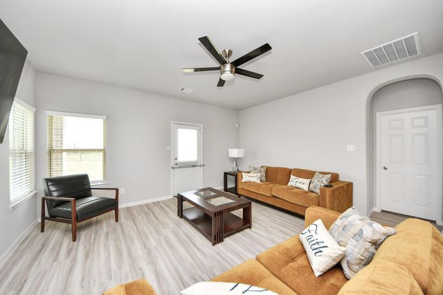 1654 Sequoia Run Drive, Rosharon, TX 77583