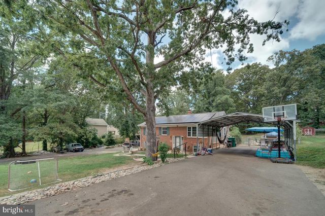 1011 FICKLEN RD, Fredericksburg, VA 22405