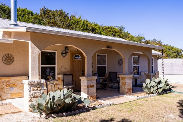 200 El Rancho Grande, Kerrville, TX 78028