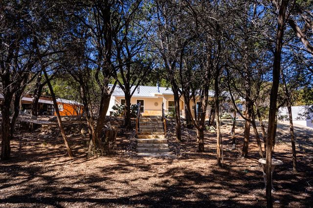 200 El Rancho Grande, Kerrville, TX 78028