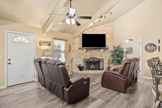 200 El Rancho Grande, Kerrville, TX 78028