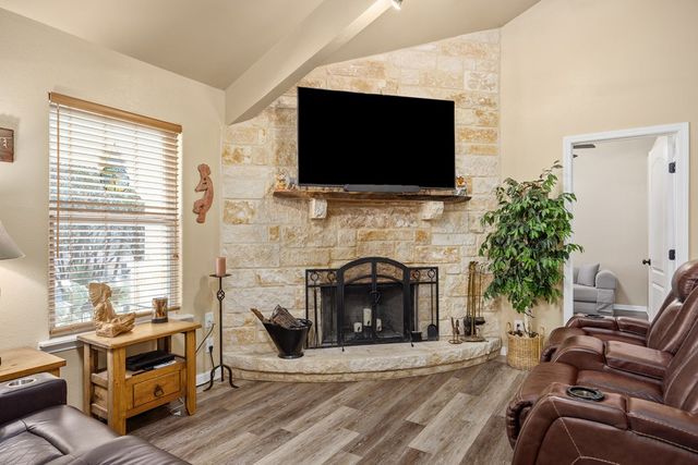 200 El Rancho Grande, Kerrville, TX 78028