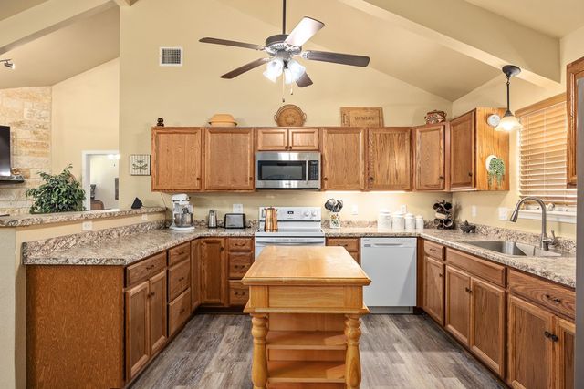 200 El Rancho Grande, Kerrville, TX 78028