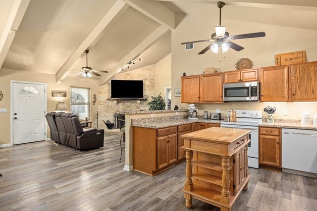 200 El Rancho Grande, Kerrville, TX 78028