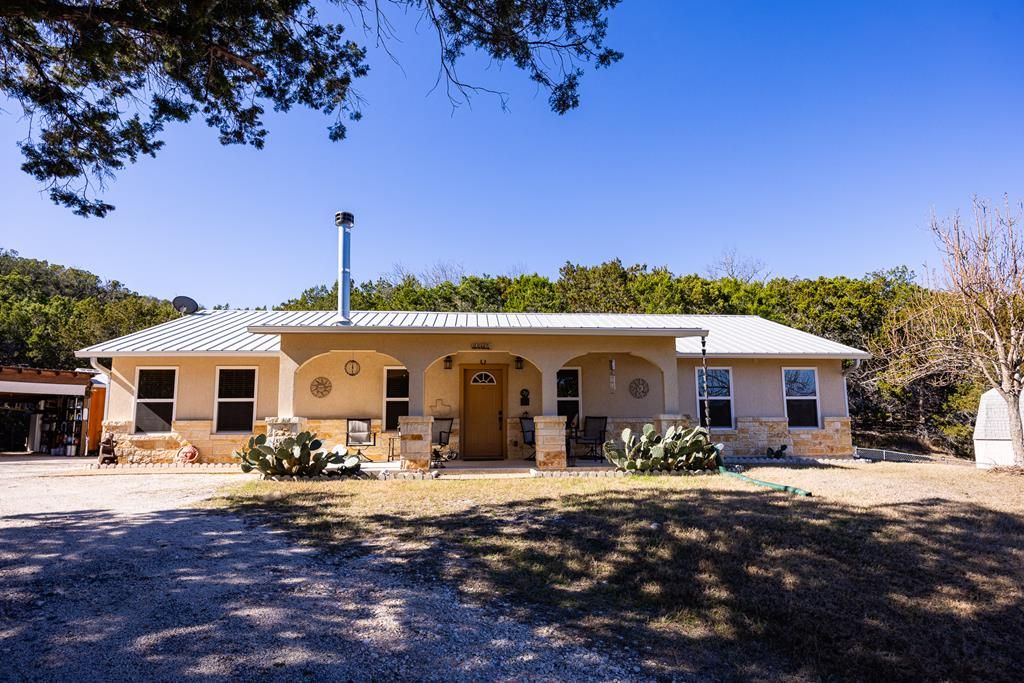 200 El Rancho Grande, Kerrville, TX 78028