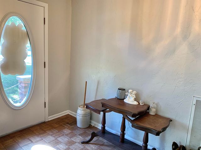 1038 LAKE ST, Bolivar, TN 38008