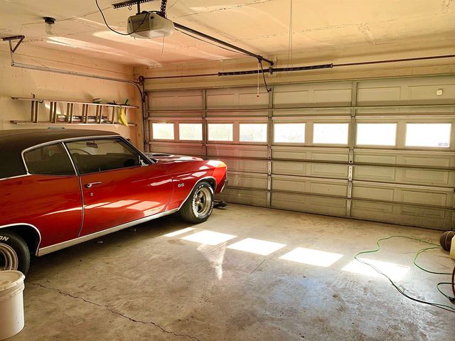 1038 LAKE ST, Bolivar, TN 38008