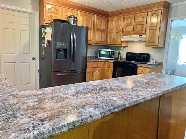 1038 LAKE ST, Bolivar, TN 38008