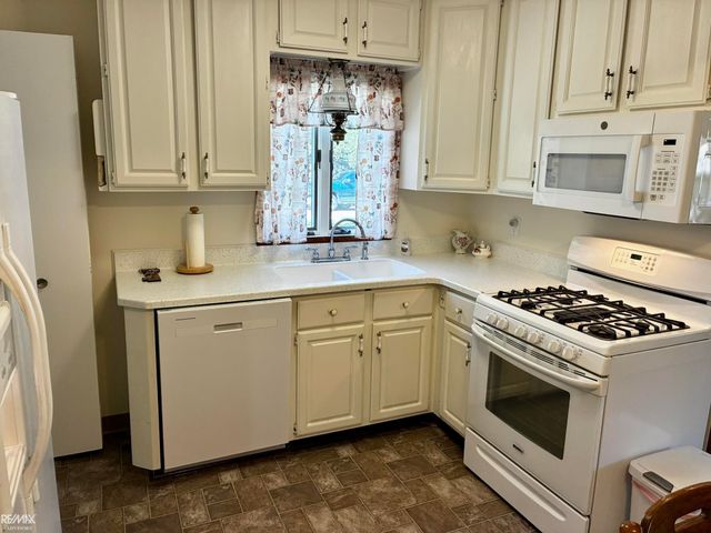 26737 Hickler Lane, Harrison Twp, MI 48045
