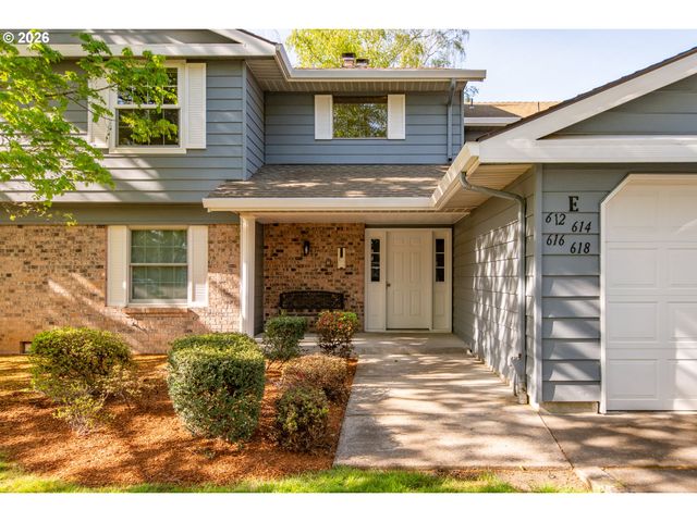 616 Sw EASTMAN Pkwy, Gresham, OR 97080