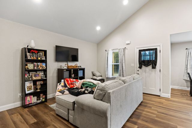 1594 Perry St, SE, Cleveland, TN 37311