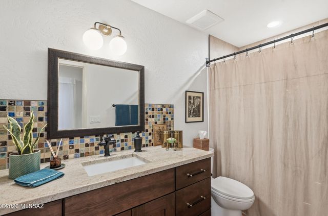 5140 E Woodgate Lane, Tucson, AZ 85712