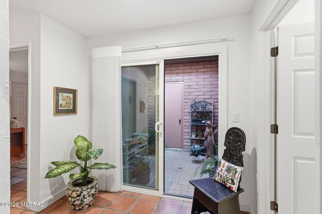 5140 E Woodgate Lane, Tucson, AZ 85712