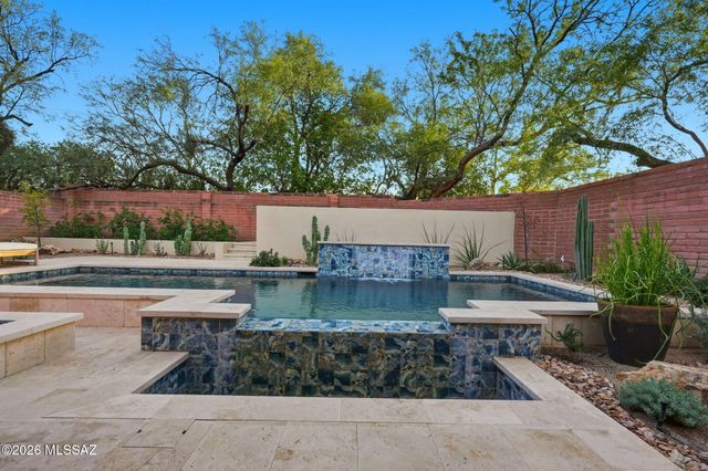 5140 E Woodgate Lane, Tucson, AZ 85712