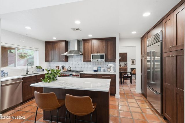 5140 E Woodgate Lane, Tucson, AZ 85712