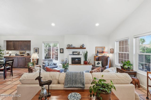 5140 E Woodgate Lane, Tucson, AZ 85712