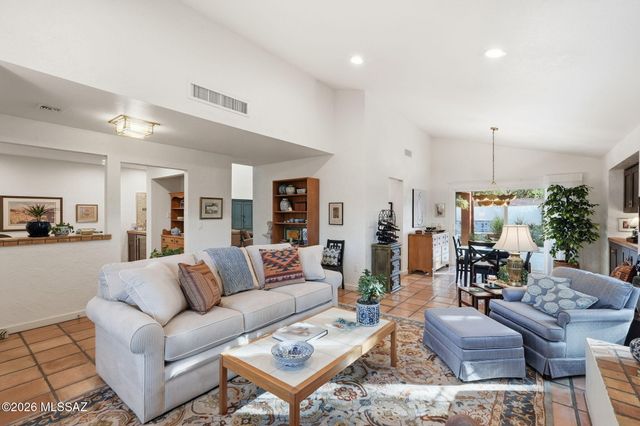 5140 E Woodgate Lane, Tucson, AZ 85712