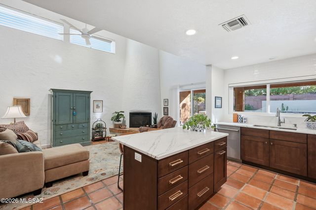 5140 E Woodgate Lane, Tucson, AZ 85712