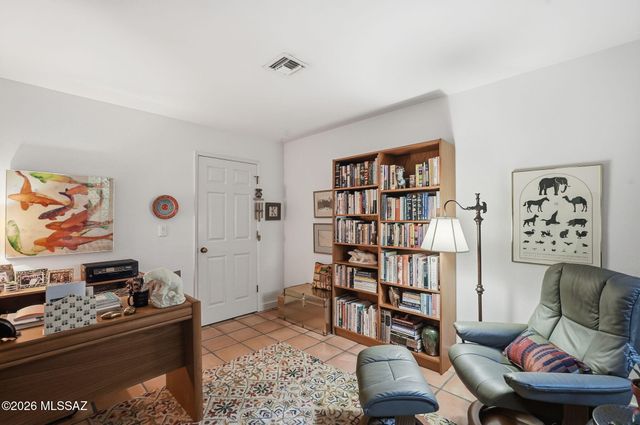 5140 E Woodgate Lane, Tucson, AZ 85712