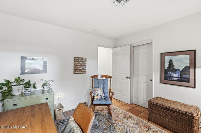 5140 E Woodgate Lane, Tucson, AZ 85712