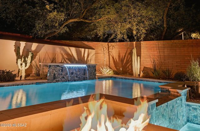 5140 E Woodgate Lane, Tucson, AZ 85712