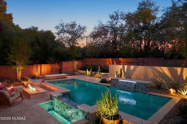 5140 E Woodgate Lane, Tucson, AZ 85712