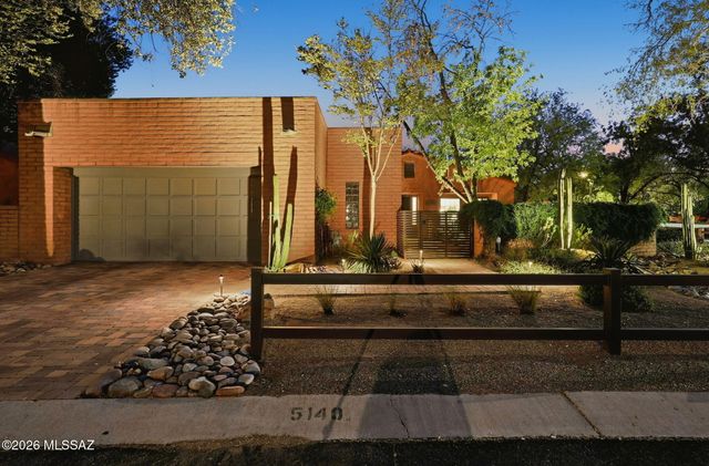 5140 E Woodgate Lane, Tucson, AZ 85712