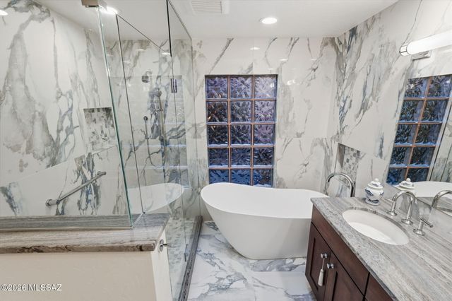 5140 E Woodgate Lane, Tucson, AZ 85712