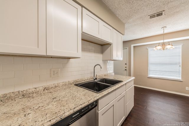 5915 cliff ridge, San Antonio, TX 78250