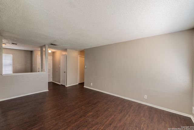 5915 cliff ridge, San Antonio, TX 78250