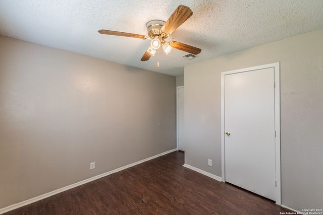 5915 cliff ridge, San Antonio, TX 78250