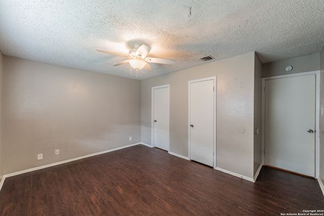 5915 cliff ridge, San Antonio, TX 78250