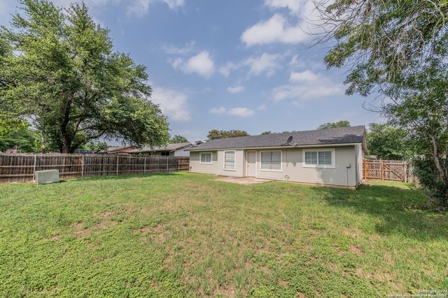 5915 cliff ridge, San Antonio, TX 78250