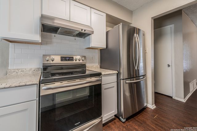 5915 cliff ridge, San Antonio, TX 78250