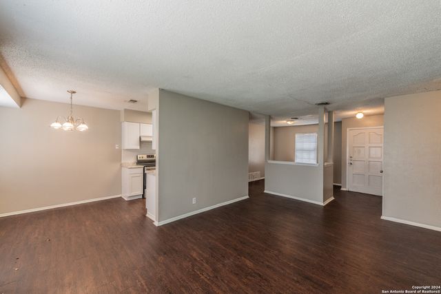 5915 cliff ridge, San Antonio, TX 78250