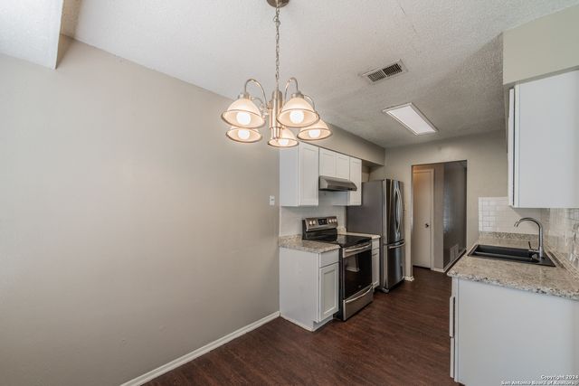 5915 cliff ridge, San Antonio, TX 78250