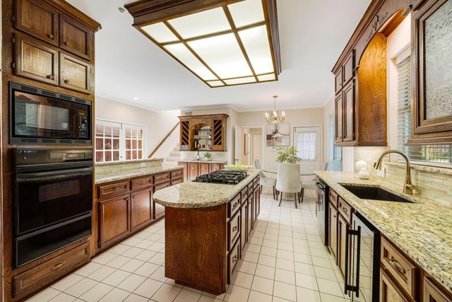 4900 Cedar Street, Bellaire, TX 77401