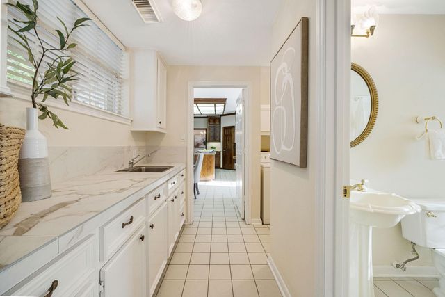4900 Cedar Street, Bellaire, TX 77401