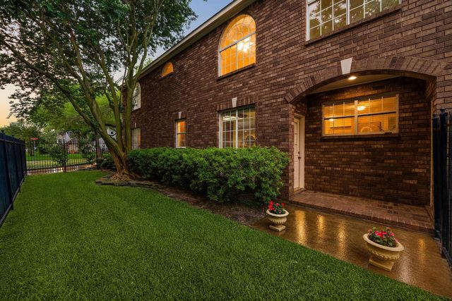 4900 Cedar Street, Bellaire, TX 77401