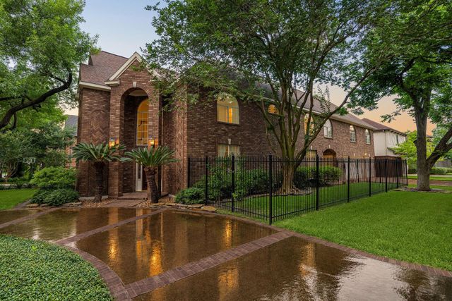 4900 Cedar Street, Bellaire, TX 77401