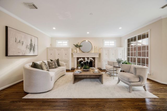 4900 Cedar Street, Bellaire, TX 77401