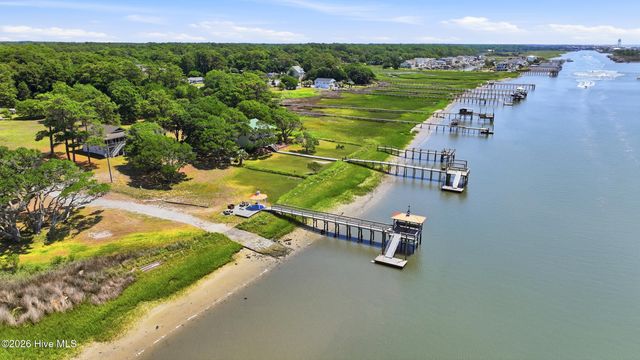 2686 Nags Head Road SW, Supply, NC 28462