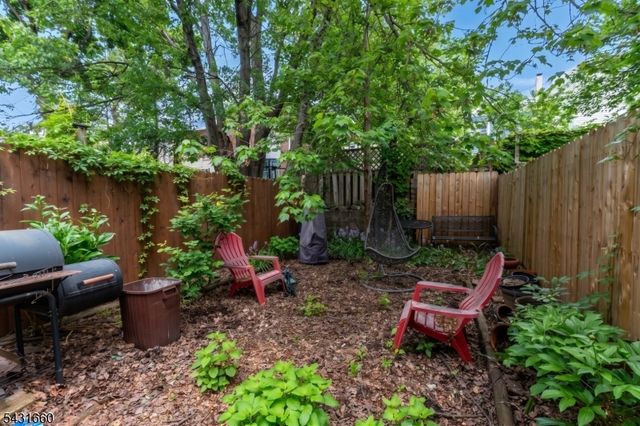 140 Clendenny Ave, Jersey City, NJ 07304