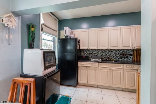 140 Clendenny Ave, Jersey City, NJ 07304